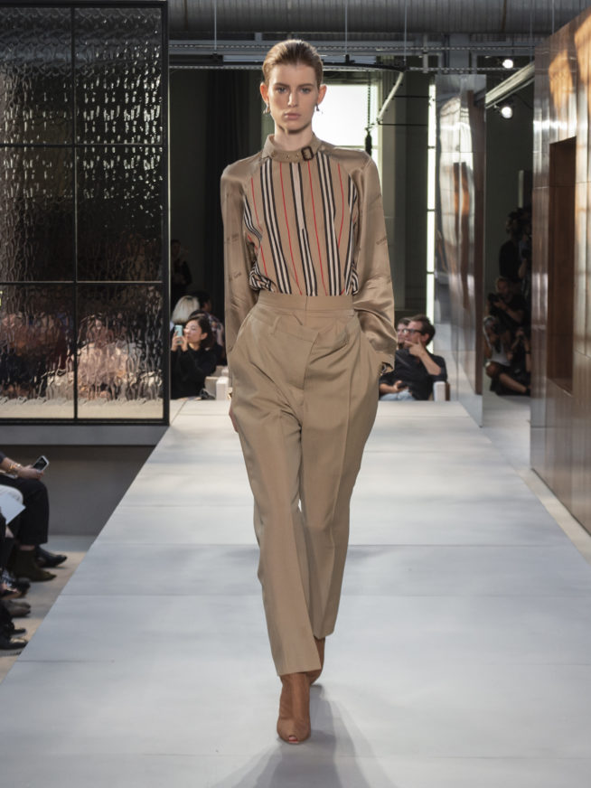 burberry-spring-summer-2019-collection-look-06-654x872