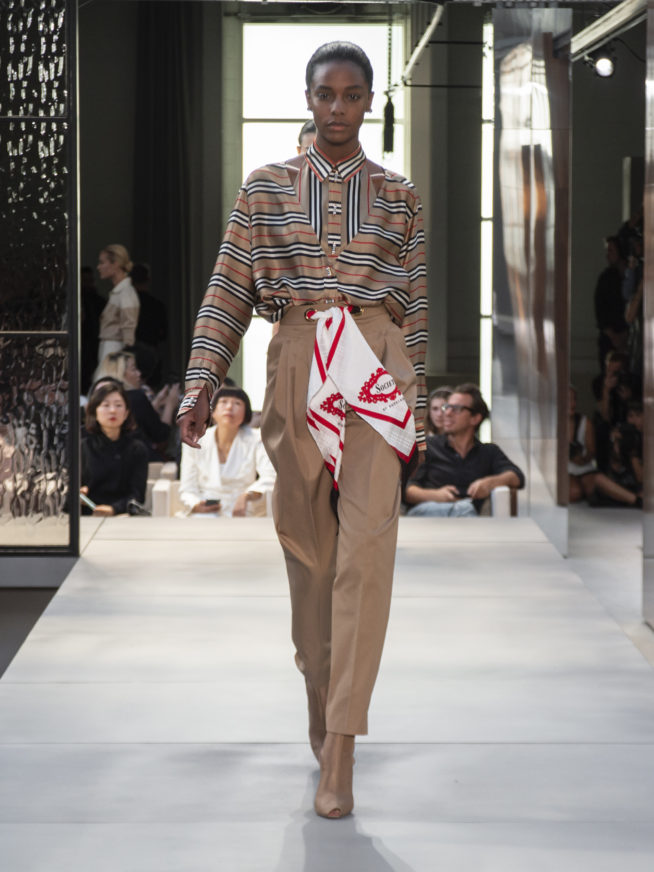 burberry-spring-summer-2019-collection-look-21-654x872