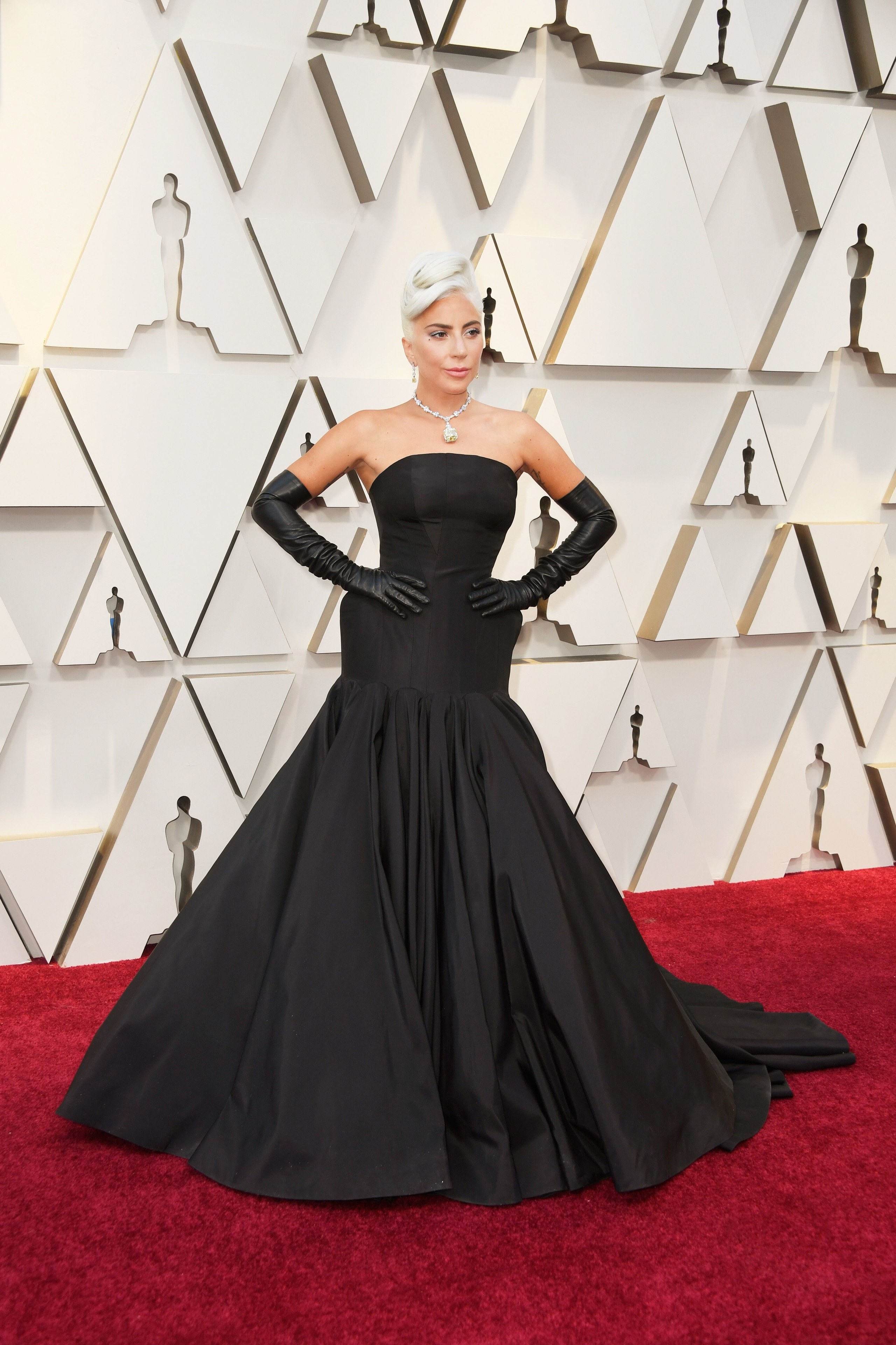 Lady Gaga in Alexander McQueen, Gioielli Tiffany & Co.